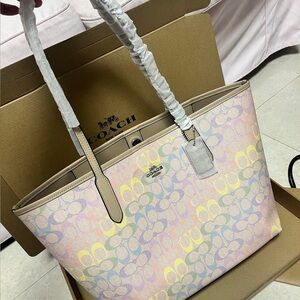 Coach Rainbow Tote Bag Large Capacity Shoulder Chic